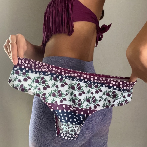 Bikini - Picture 4 of 4